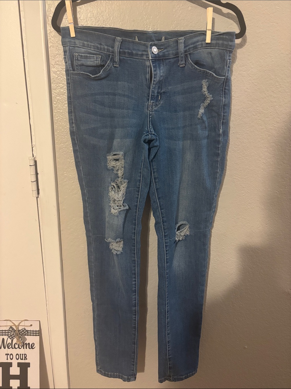 Nature Distressed Blue Jeans T-105